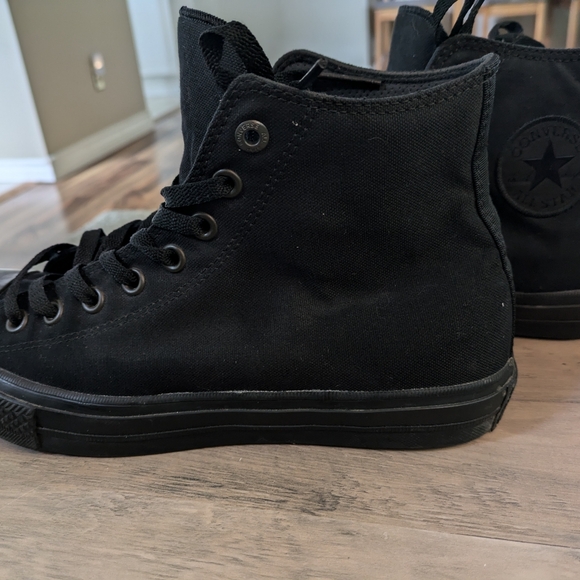 Men's black high top Chuck Taylors - Picture 3 of 6